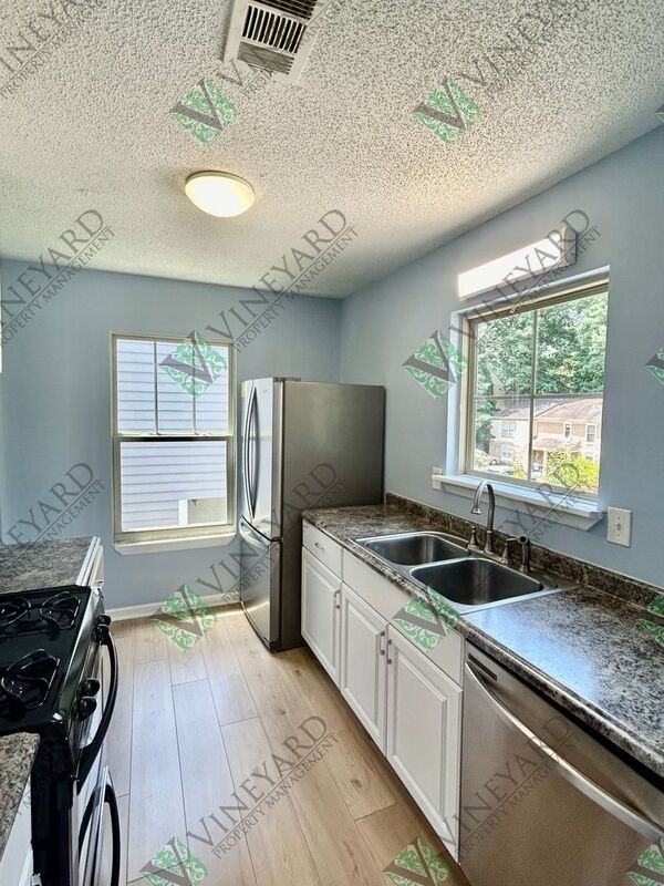 1014 Falling Water Dr Se - Photo 5 of 30