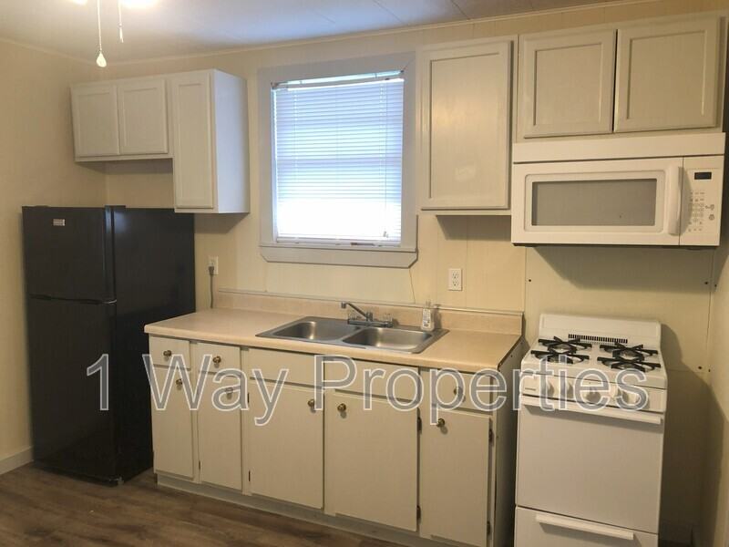 1113 Hickory St #8 - Photo 2 of 9