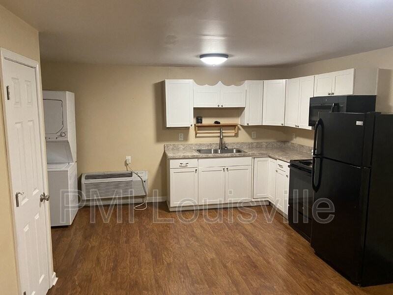 1302 Main St #CMK - Photo 2 of 9