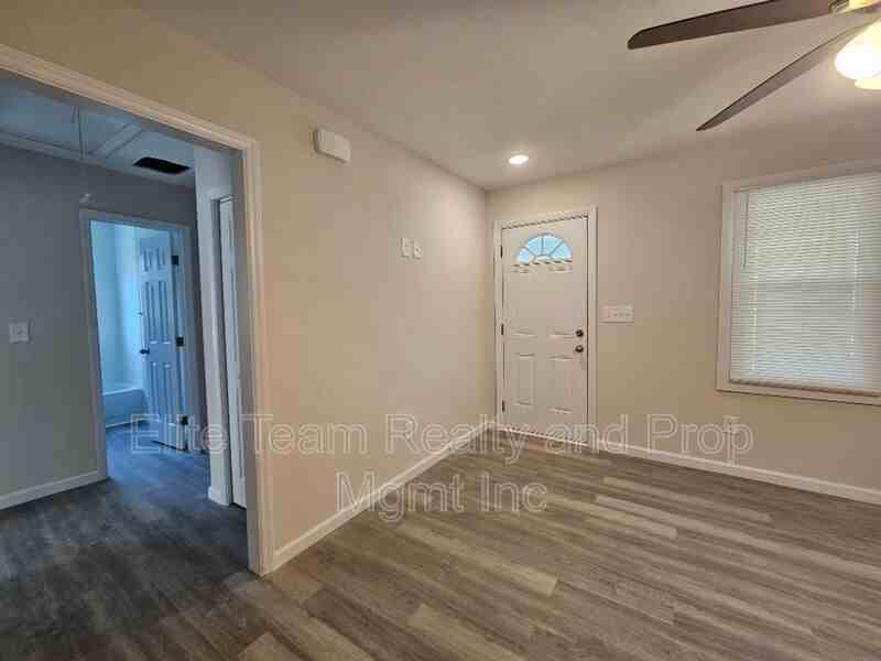 2507 Moreland St - Photo 7 of 15