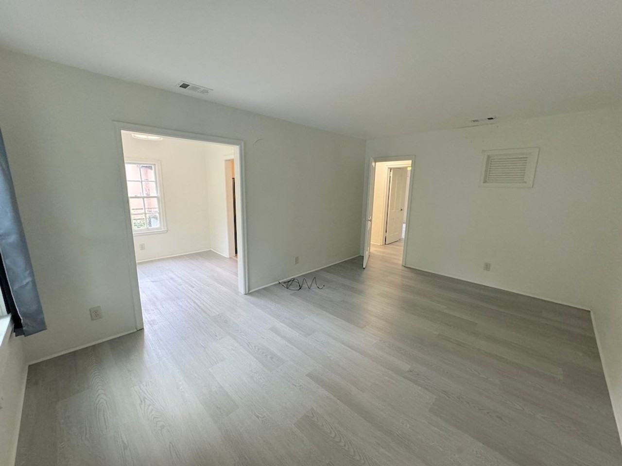 1131 E 53rd St - Photo 2 of 9