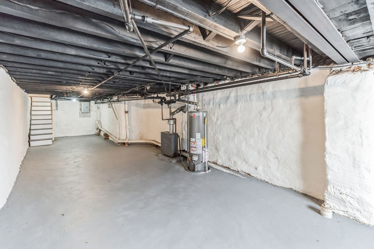 241 S Ithan St - Photo 4 of 22
