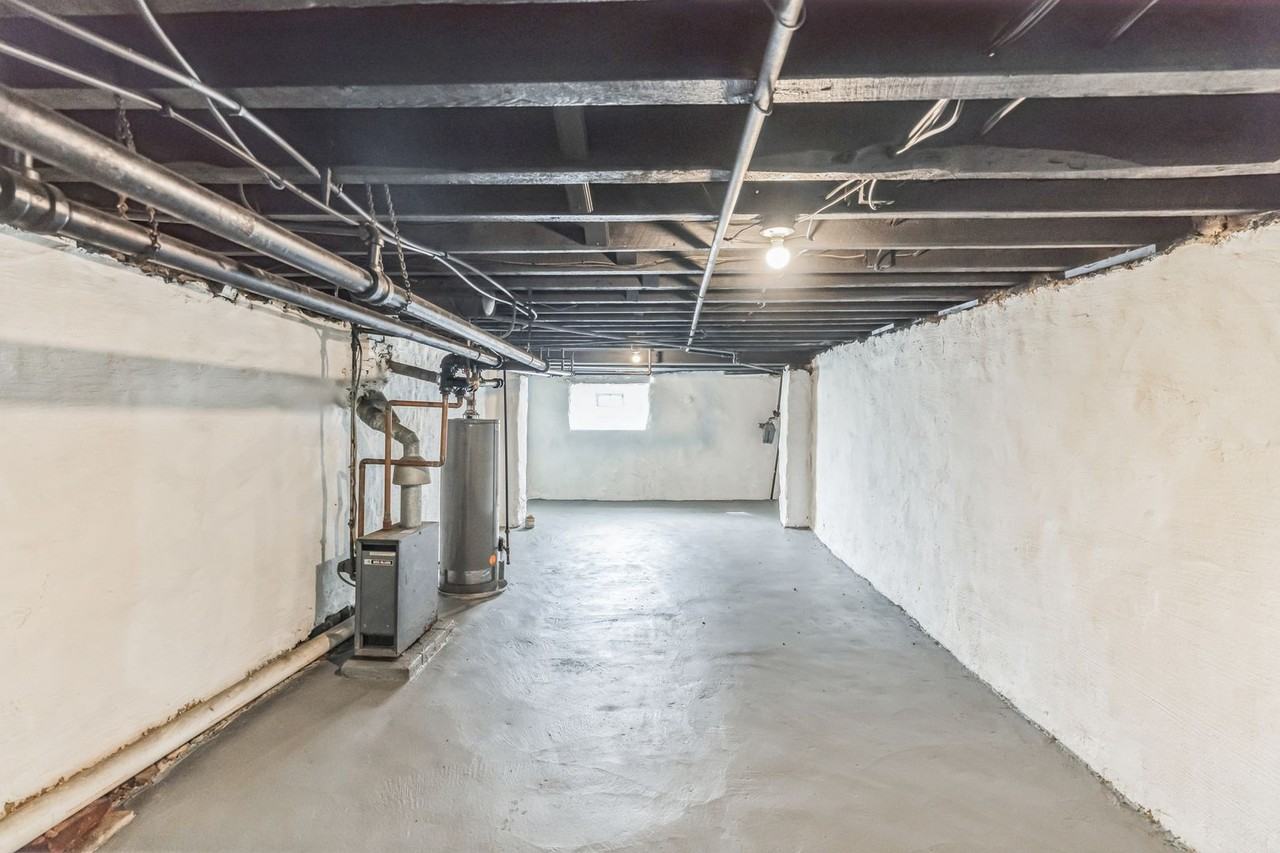241 S Ithan St - Photo 5 of 22