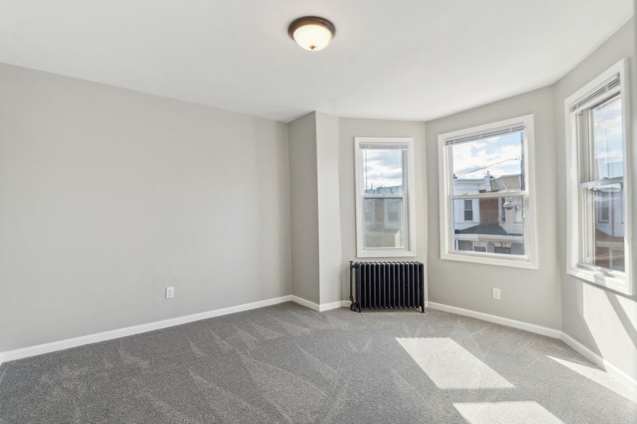 241 S Ithan St - Photo 6 of 22