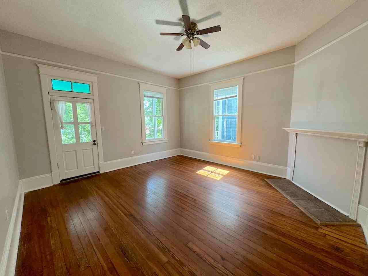 119 E 40th St - Photo 2 of 12