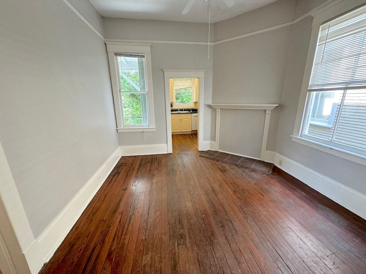 119 E 40th St - Photo 4 of 12