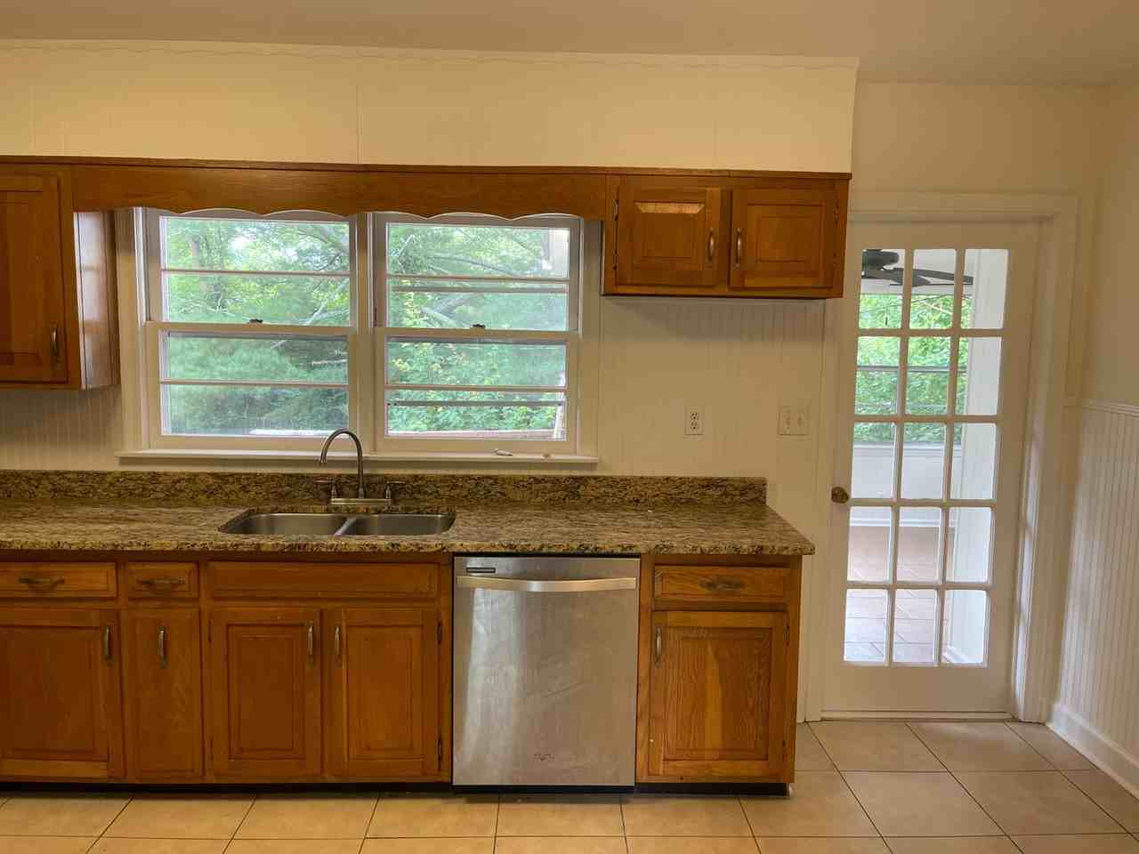 760 Mauldeth Rd - Photo 4 of 15