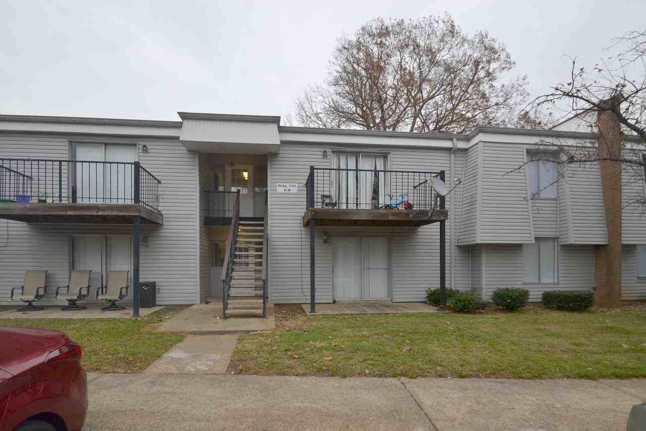 700 Farmhurst Dr Unit B