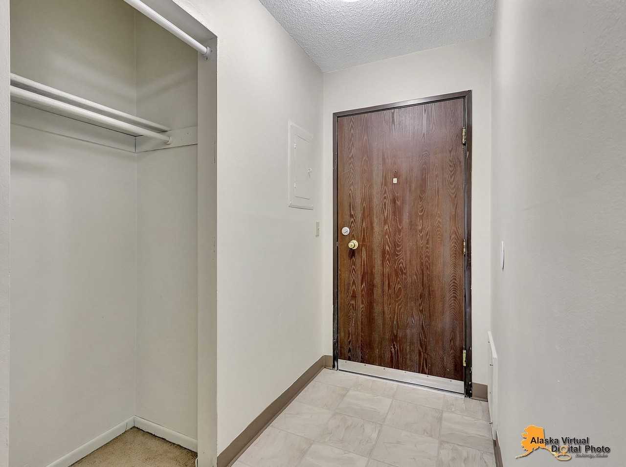 4640 Reka Dr Apt E07 #E07 - Photo 3 of 27