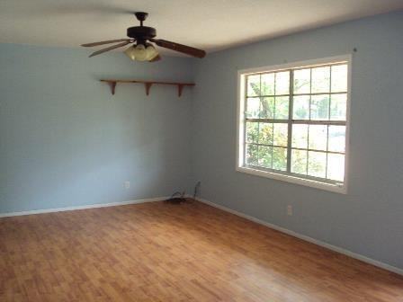 408 Maple St - Photo 2 of 10