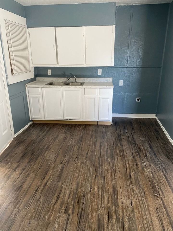 4739 Collins Ave - Photo 4 of 6