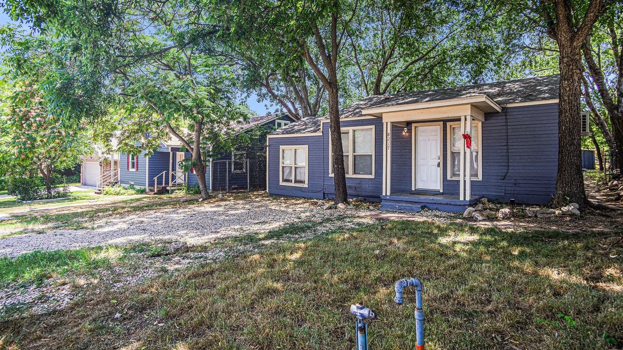 8217 Downe Dr - Photo 3 of 24