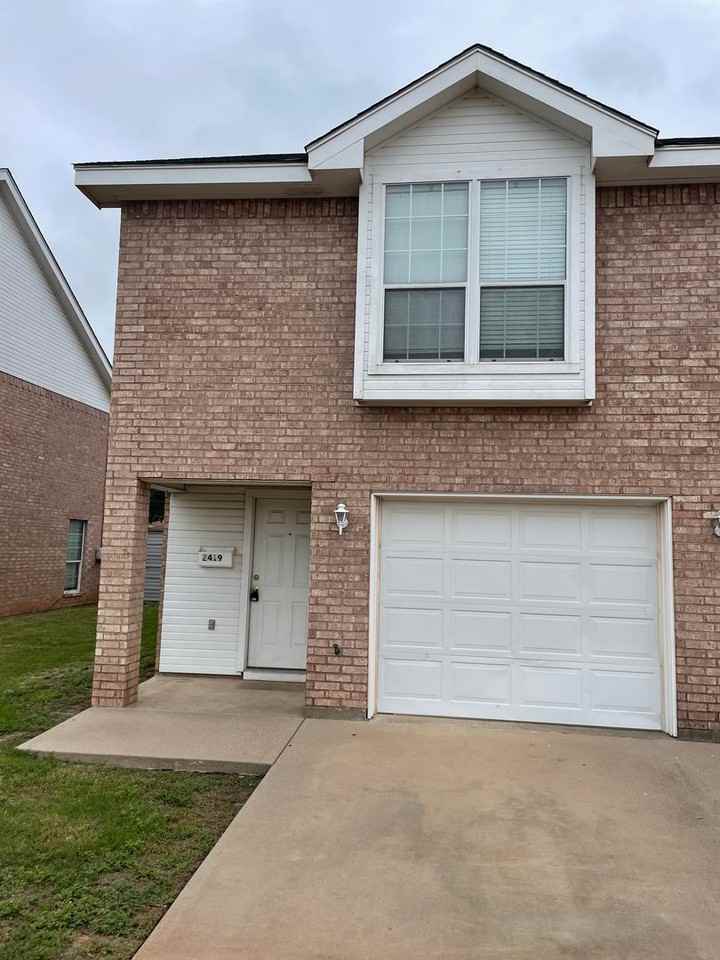 2423 Church St - Photo 2 of 16