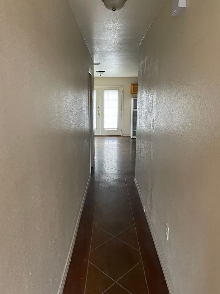 2423 Church St - Photo 4 of 16