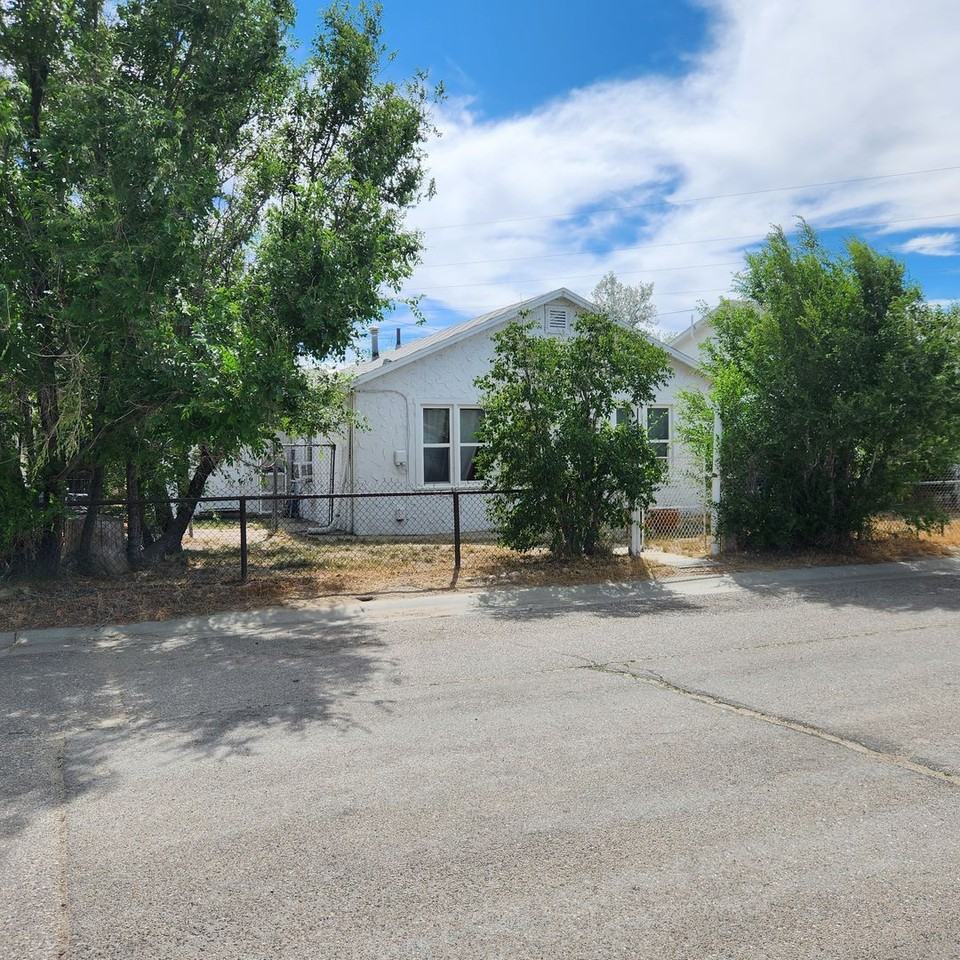 803 Morgan Ave - Photo 2 of 10