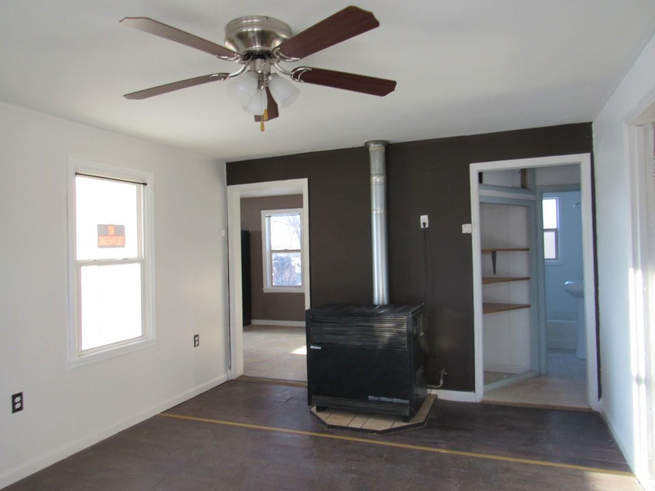 803 Morgan Ave - Photo 3 of 10