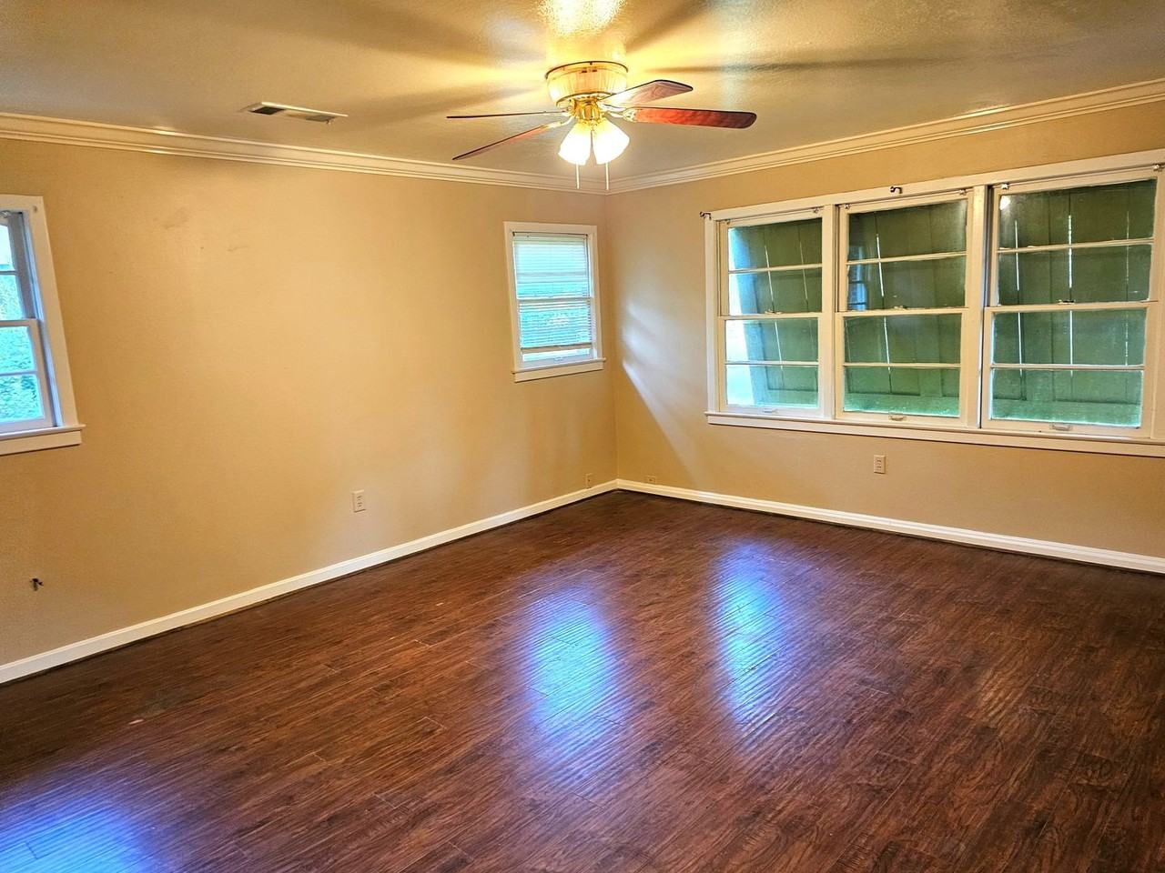 3416 36th Ave - Photo 7 of 12