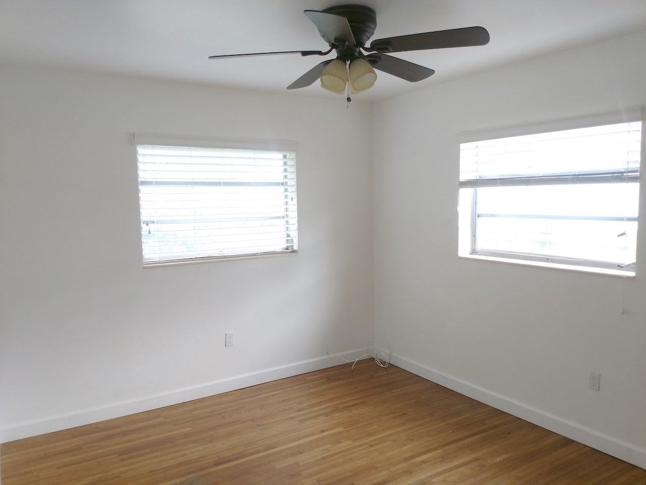 2811 Sw 79th Ave - Photo 3 of 12