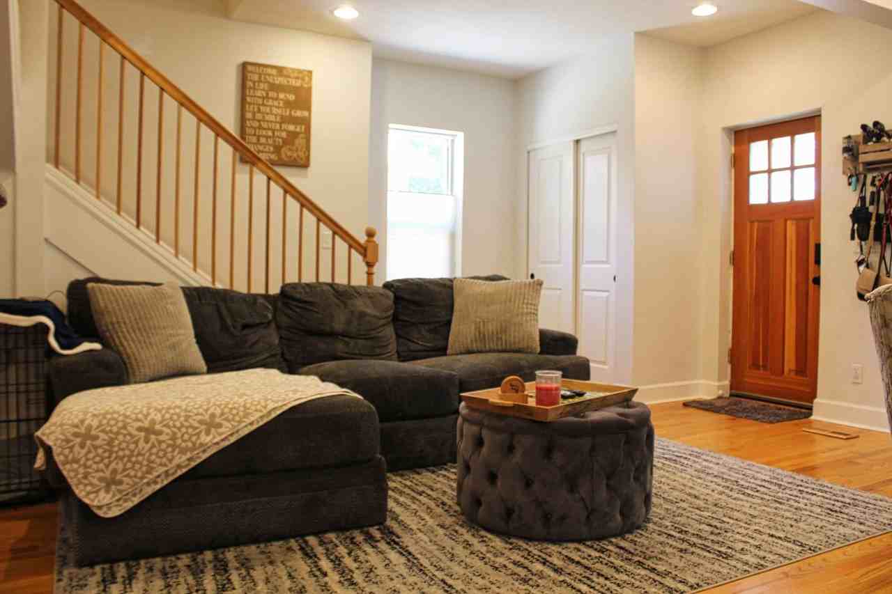 3319 Julian St - Photo 4 of 26
