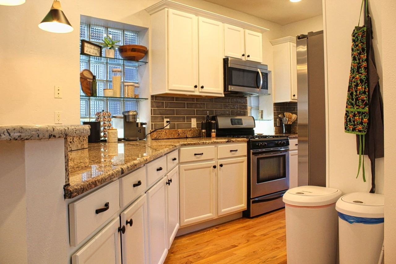 3319 Julian St - Photo 6 of 26