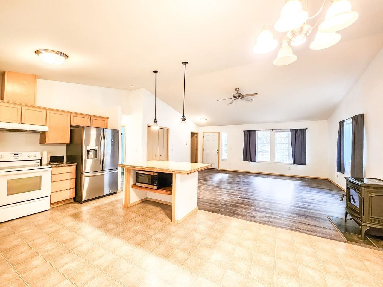 23115 Alder Dr - Photo 3 of 14