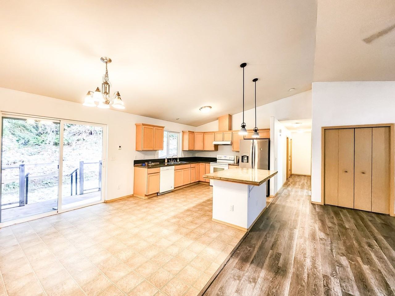 23115 Alder Dr - Photo 4 of 14