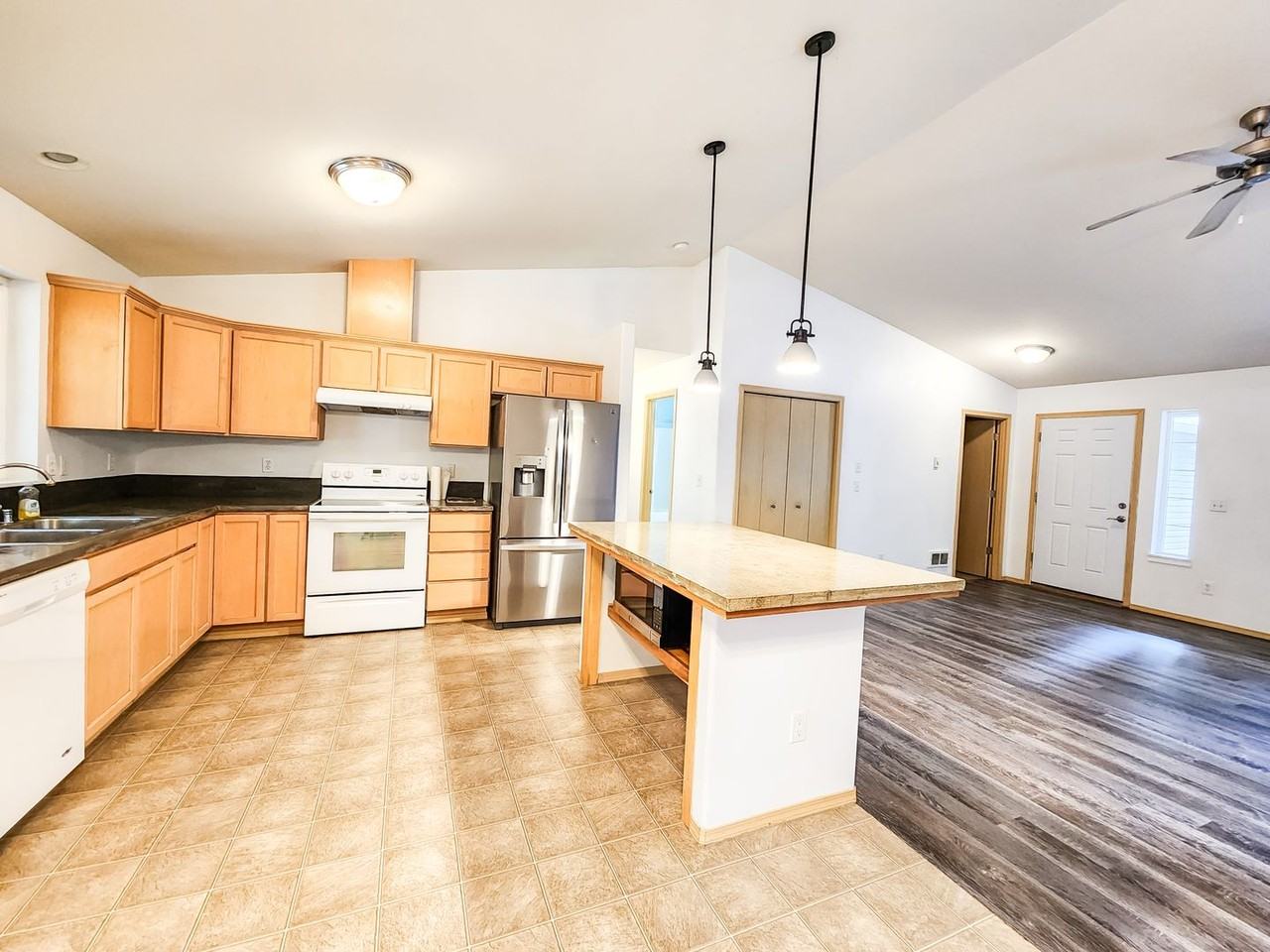 23115 Alder Dr - Photo 5 of 14