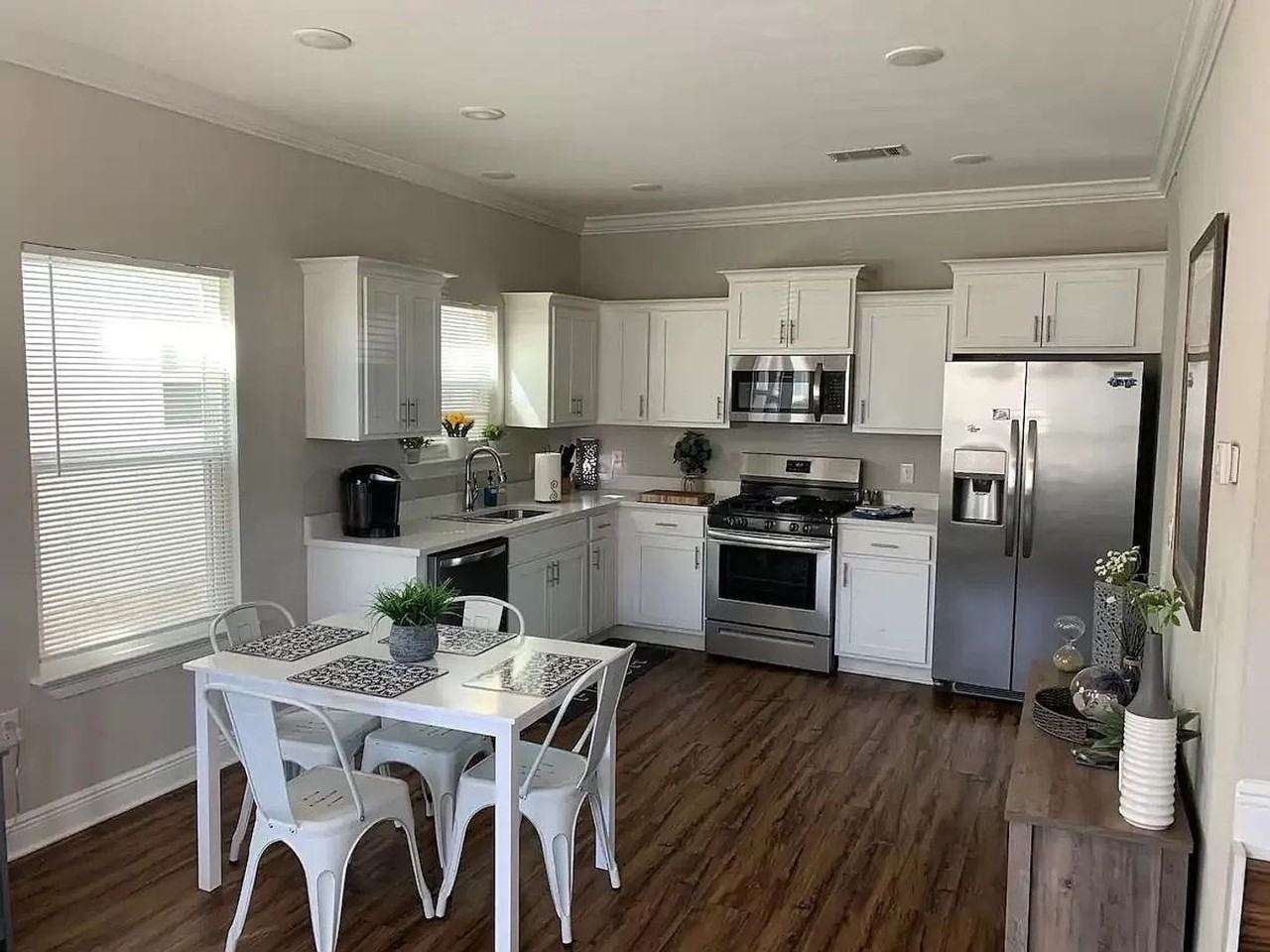 514 W Romana St - Photo 5 of 21