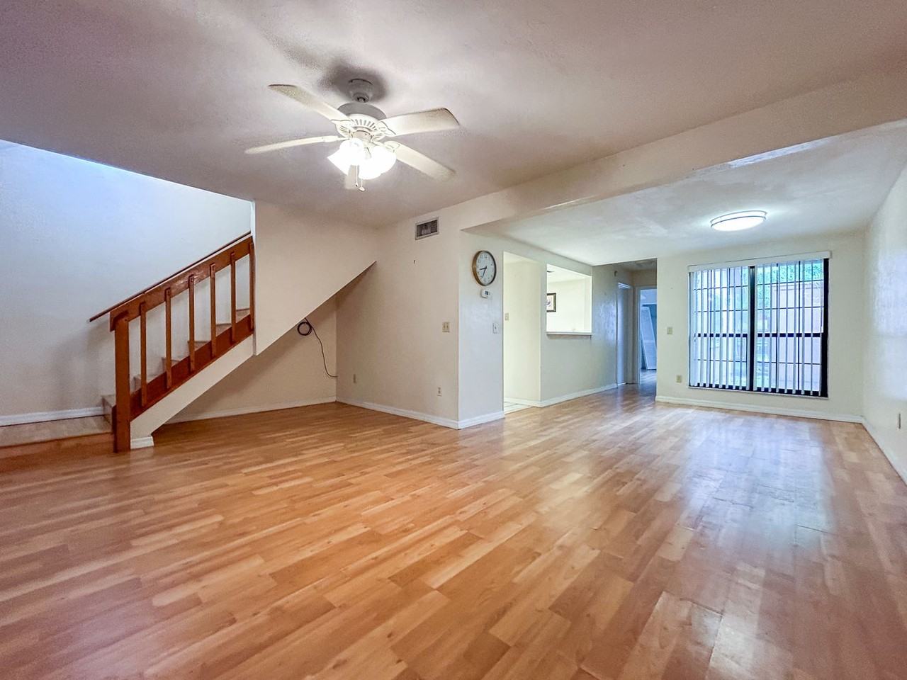 841 Sw 58th Ter - Photo 3 of 19