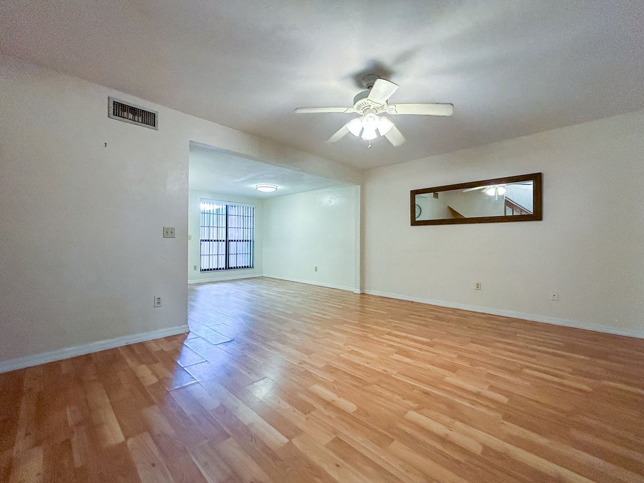 841 Sw 58th Ter - Photo 4 of 19