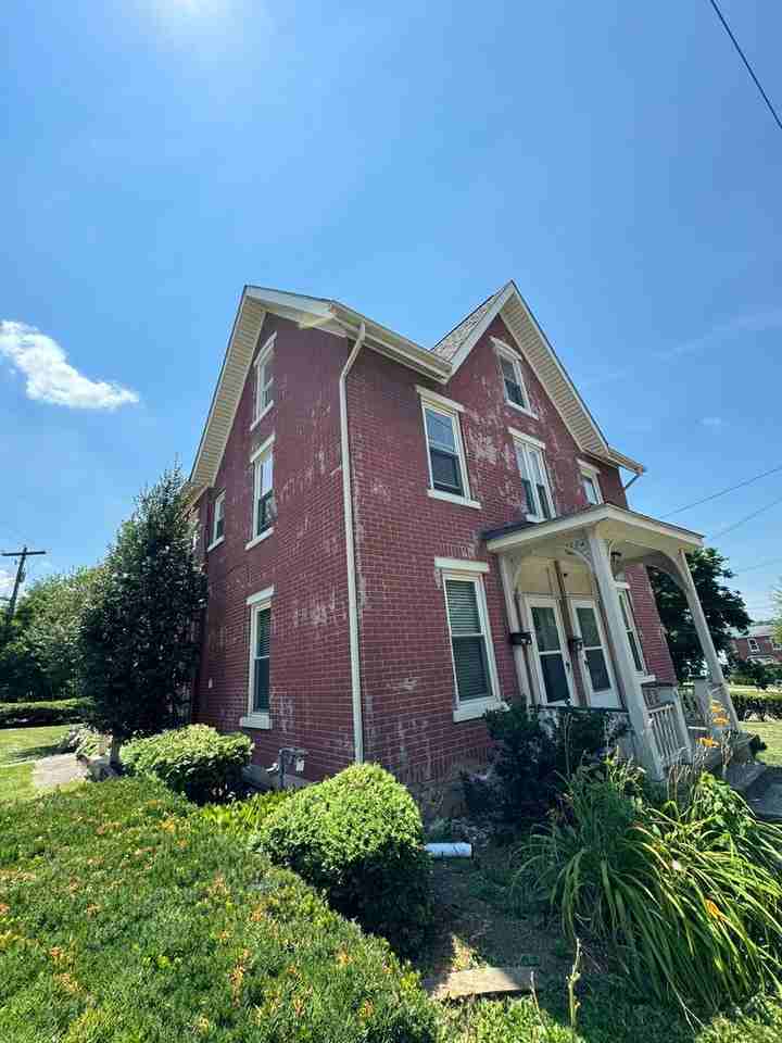 92 E Station Ave ## 94 - Photo 3 of 25