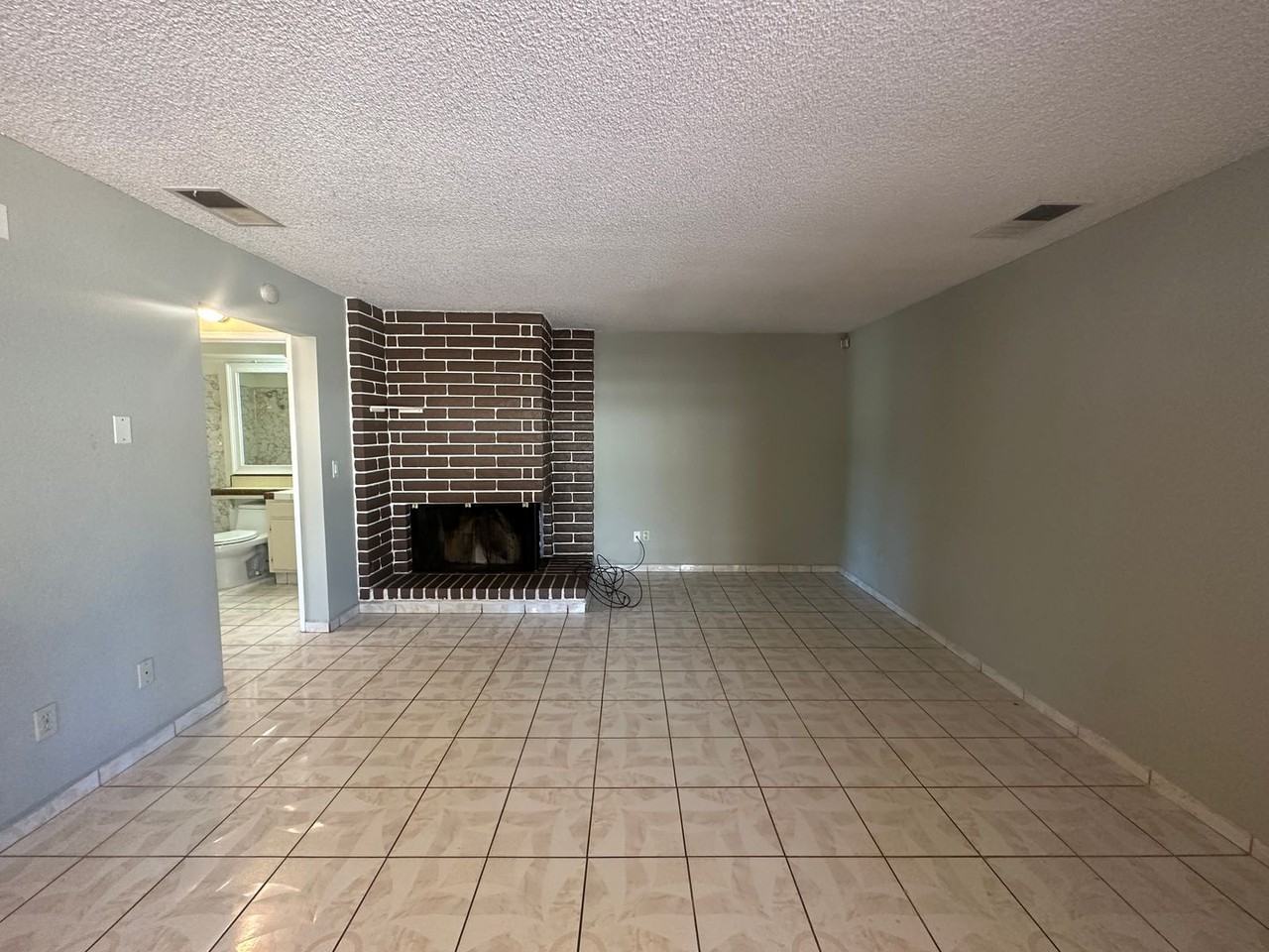 2025 Marlow St - Photo 2 of 22