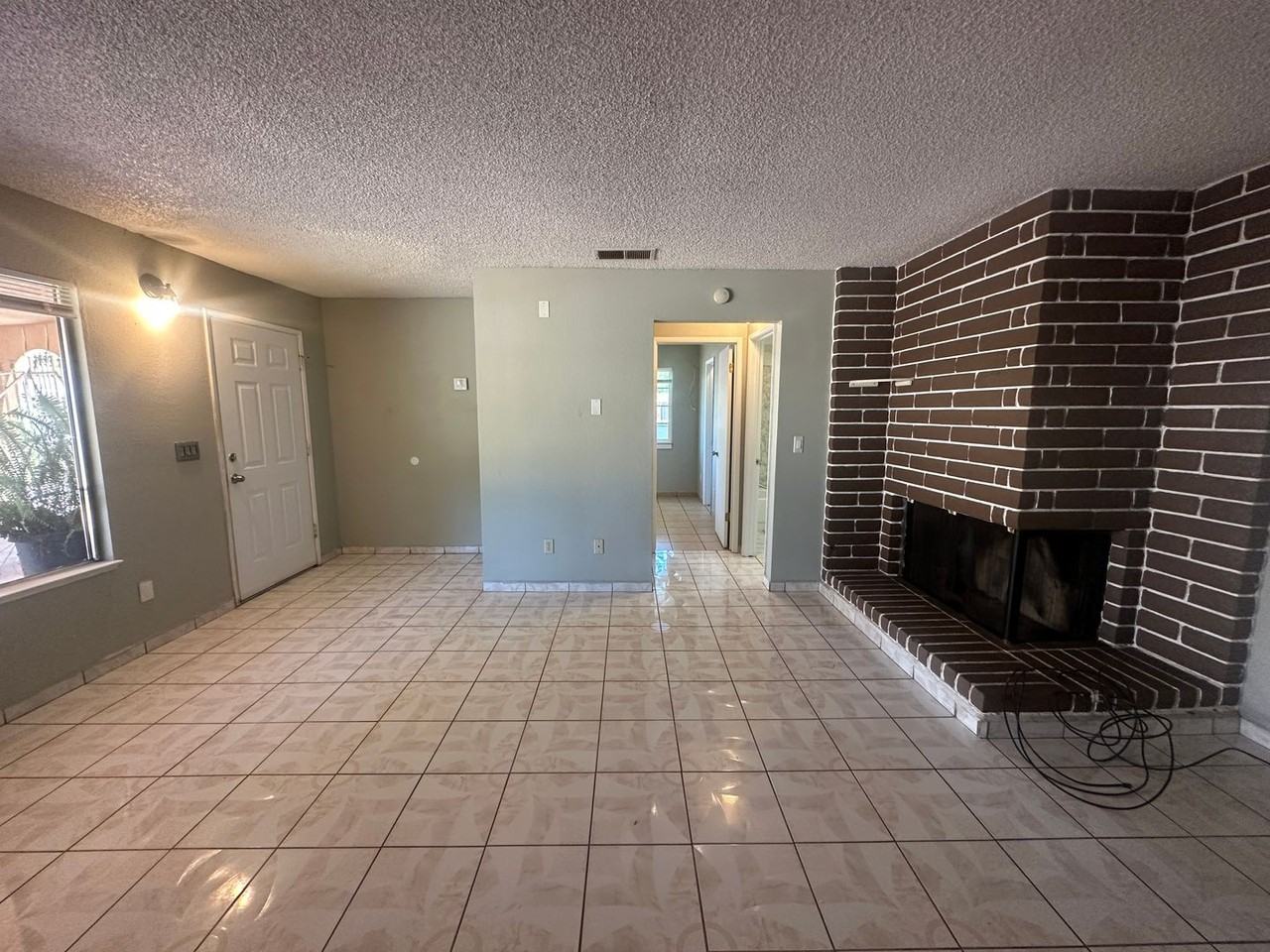 2025 Marlow St - Photo 3 of 22
