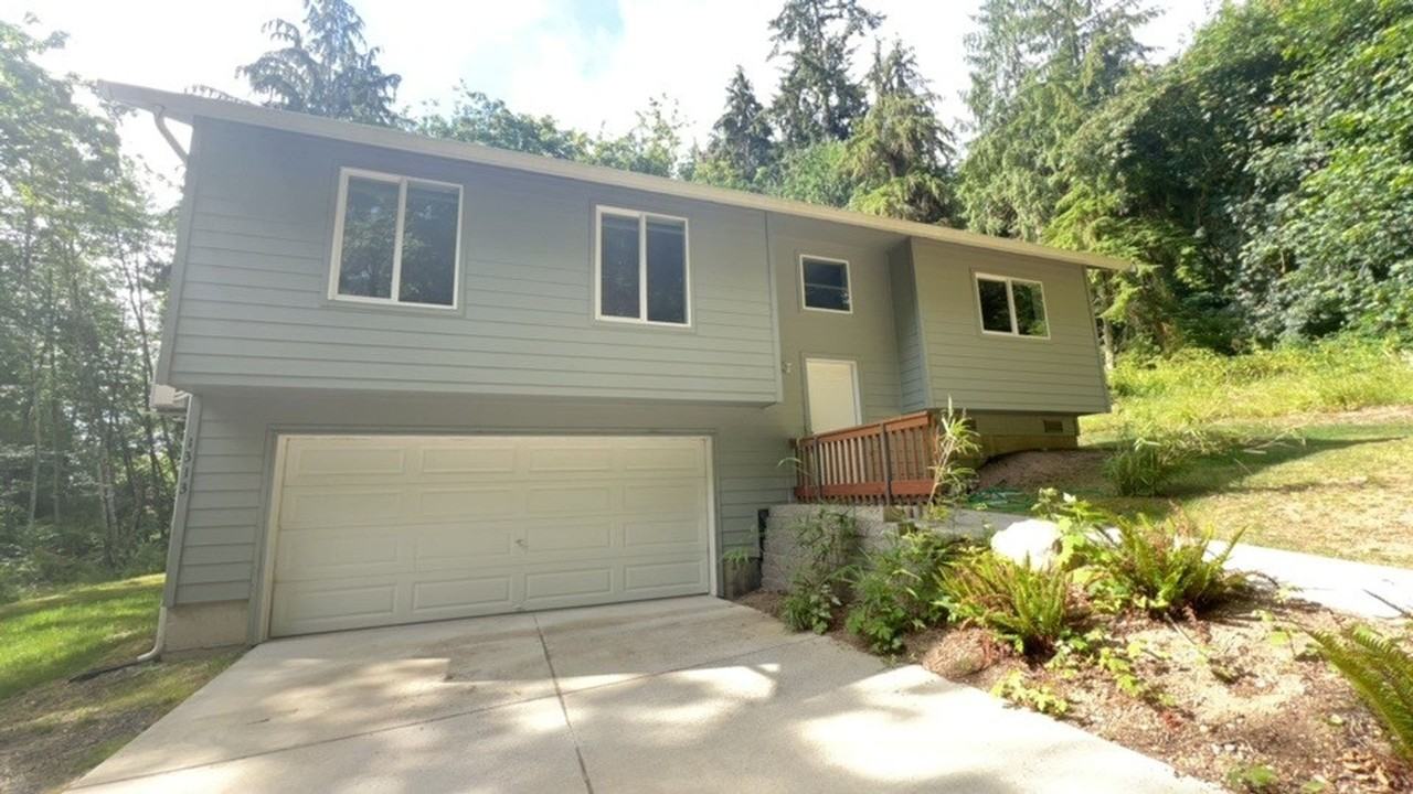 1313 Lorenz Rd Nw - Photo 2 of 21