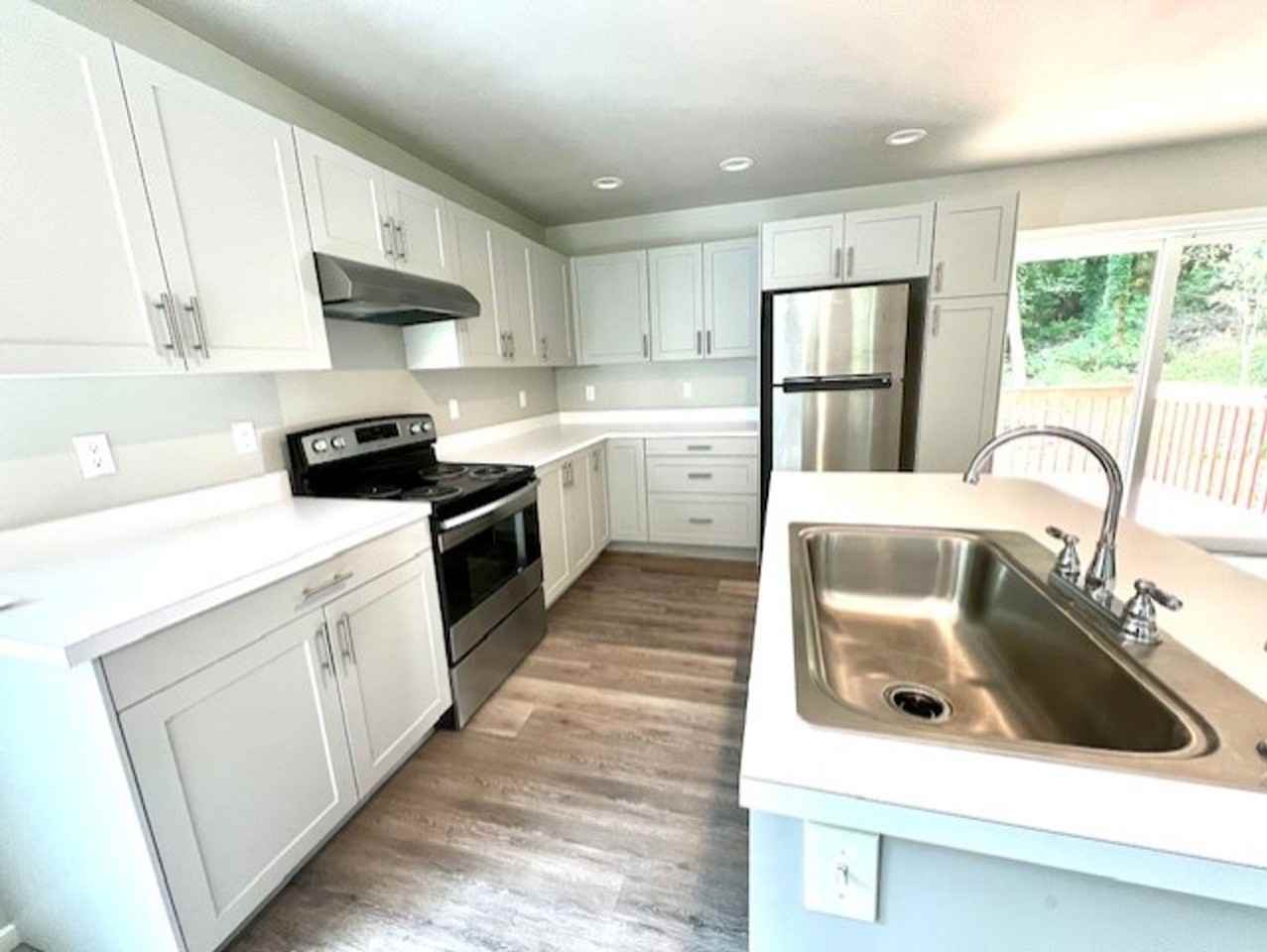 1313 Lorenz Rd Nw - Photo 3 of 21