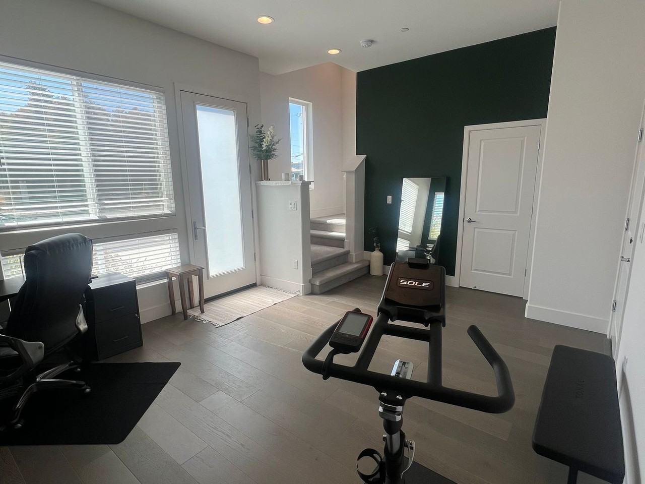 814 Marina Way S - Photo 3 of 13