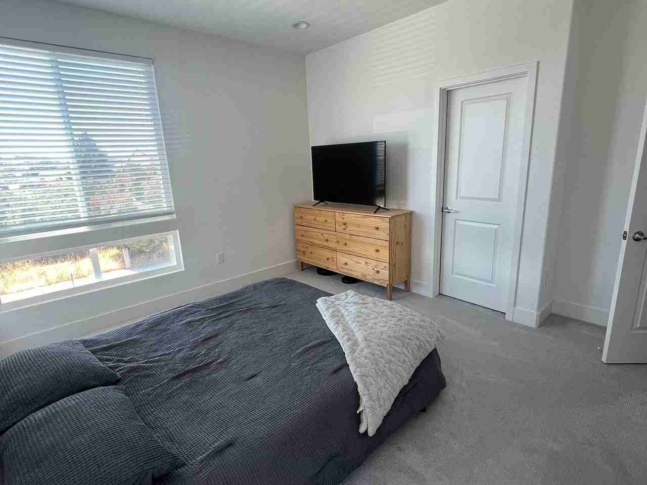 814 Marina Way S - Photo 6 of 13