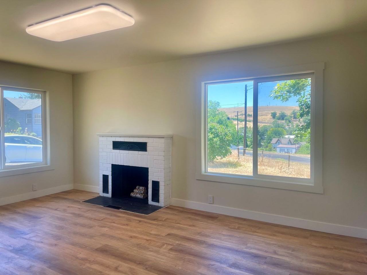 235 Ne 3rd St - Photo 2 of 12