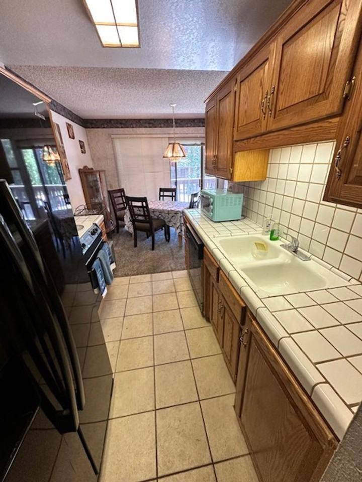 1439 Ski Run Blvd #H1 - Photo 5 of 23
