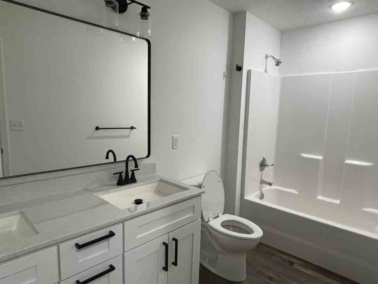 725 Howard Dr - Photo 5 of 12