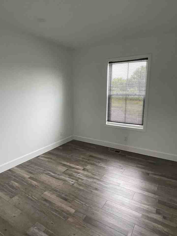 725 Howard Dr - Photo 7 of 12