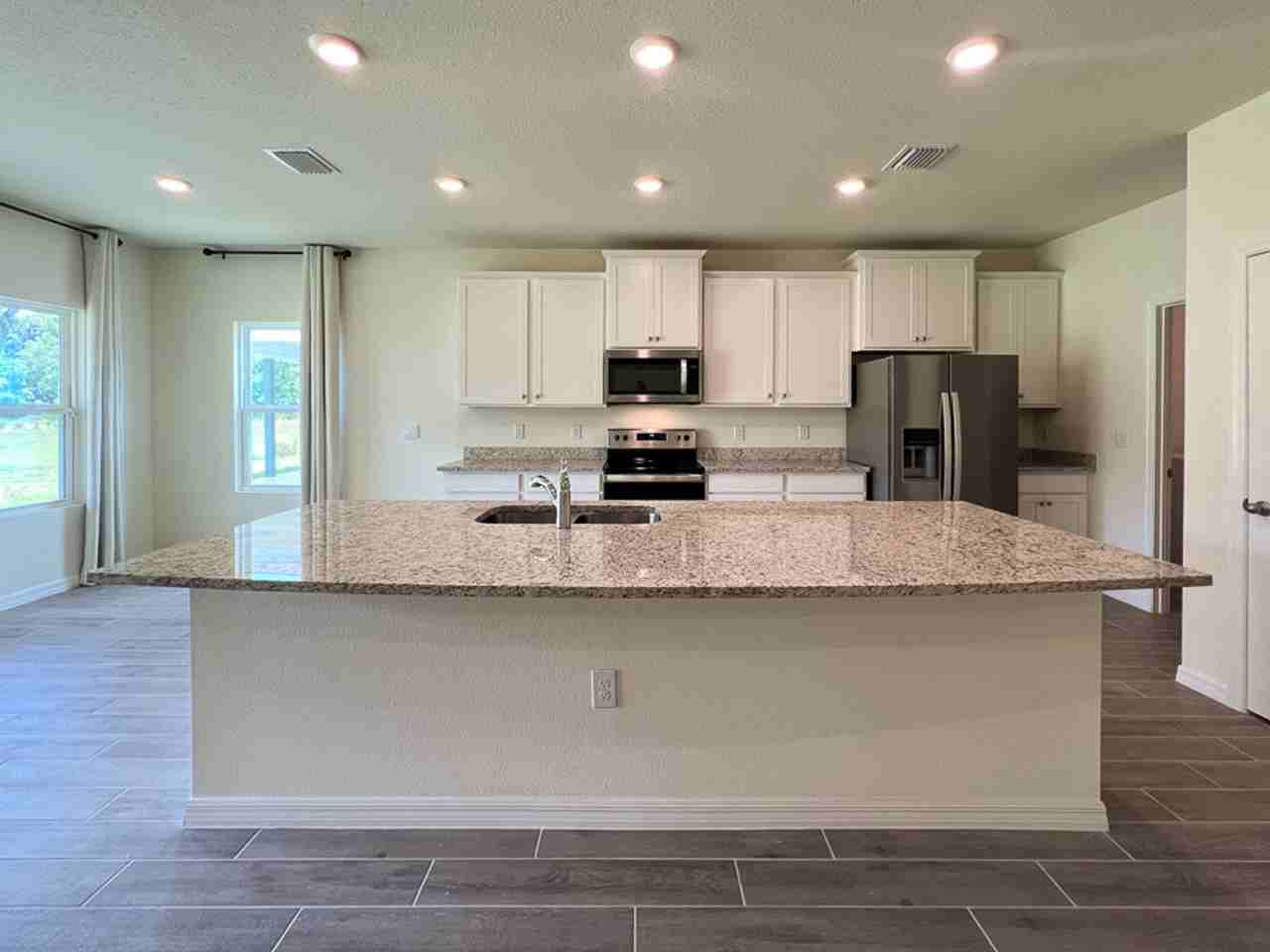 1315 Nw 132nd Cir - Photo 5 of 40