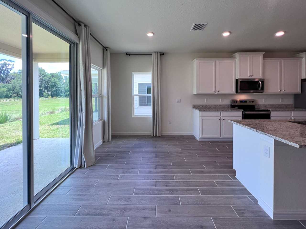 1315 Nw 132nd Cir - Photo 6 of 40
