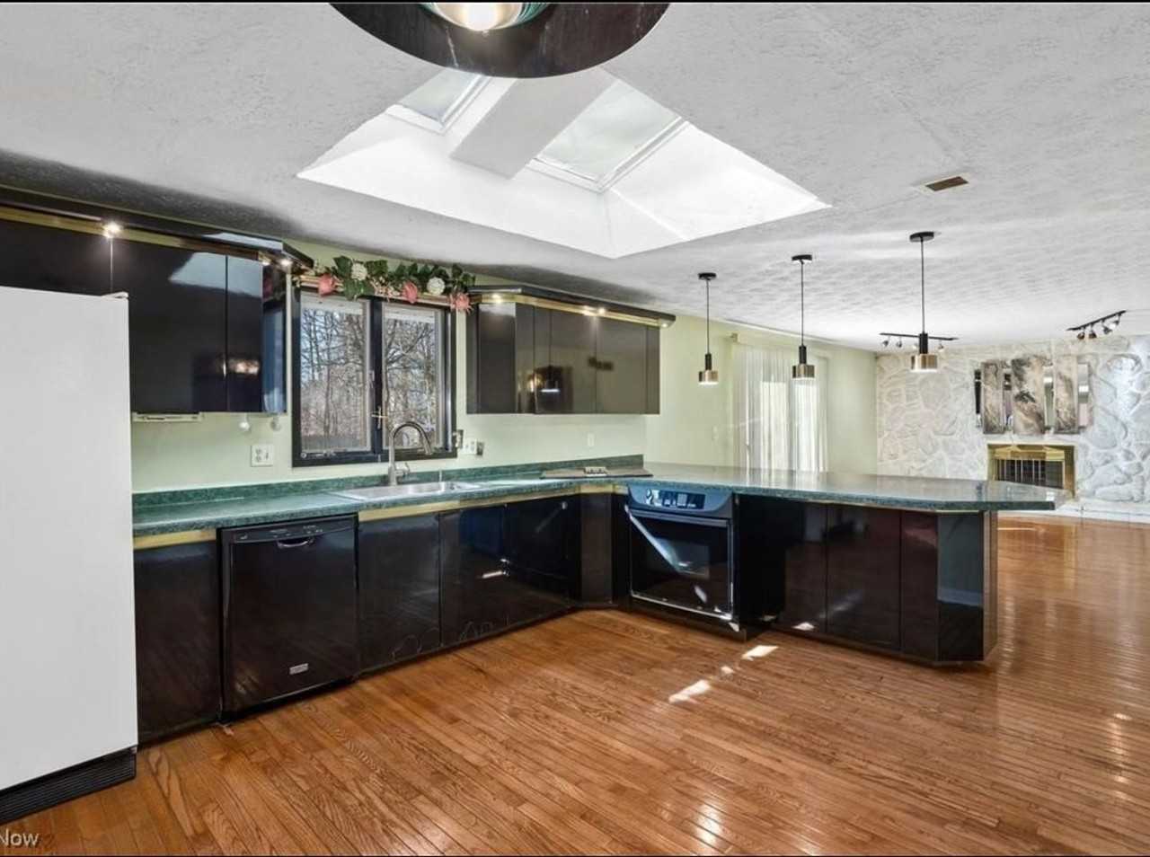 4422 Princess Anne Ct - Photo 2 of 38