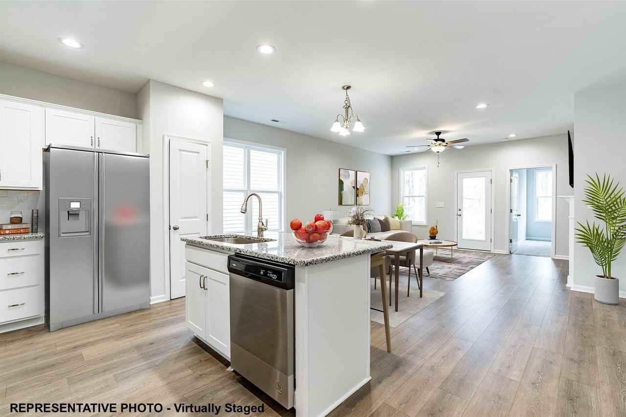 130 Sandstone St - Photo 2 of 12