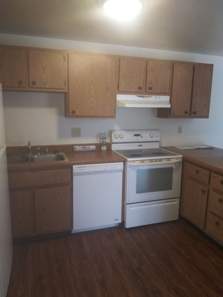 University Apartments - Photo 5 of 24