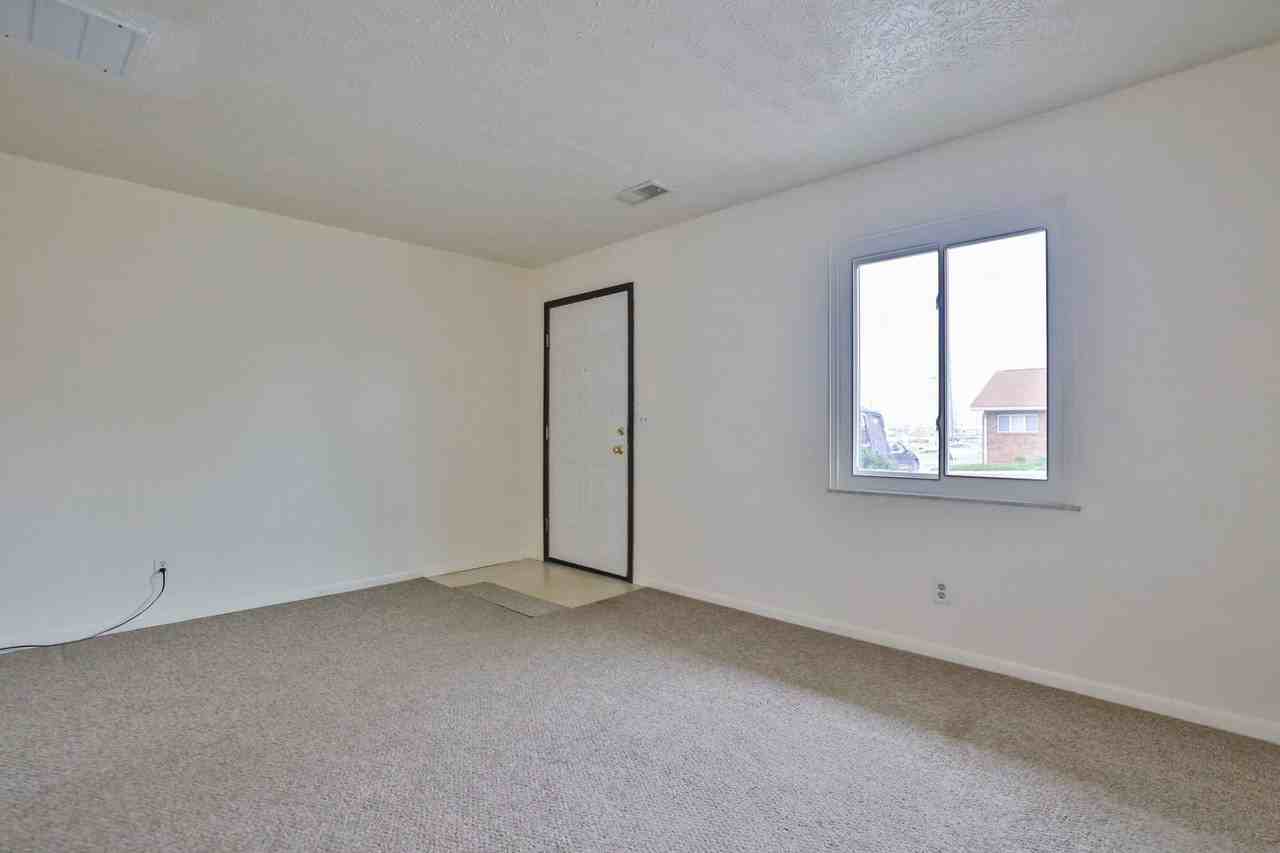 800 Americana Ct - Photo 3 of 3