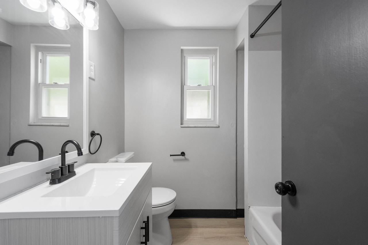 1431 Oberlin St - Photo 2 of 19