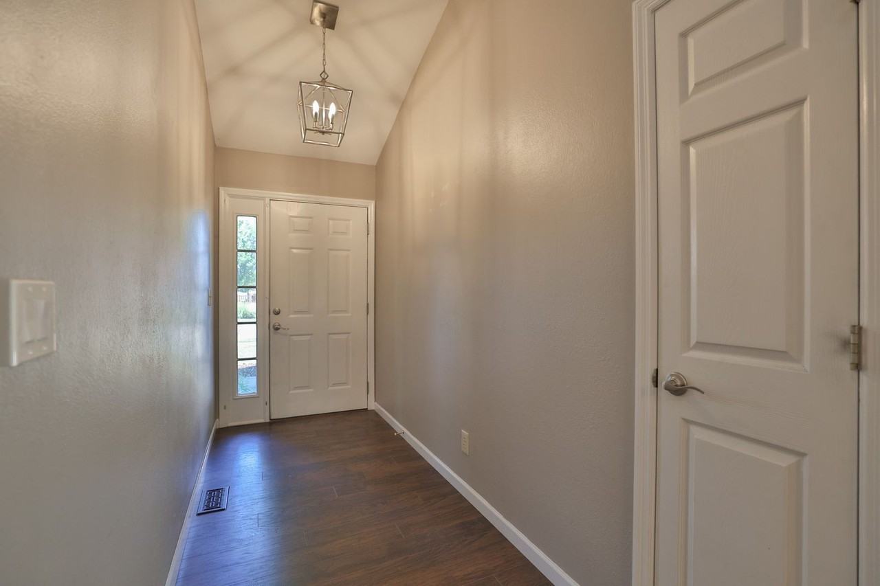 9 Jason Dr - Photo 2 of 50