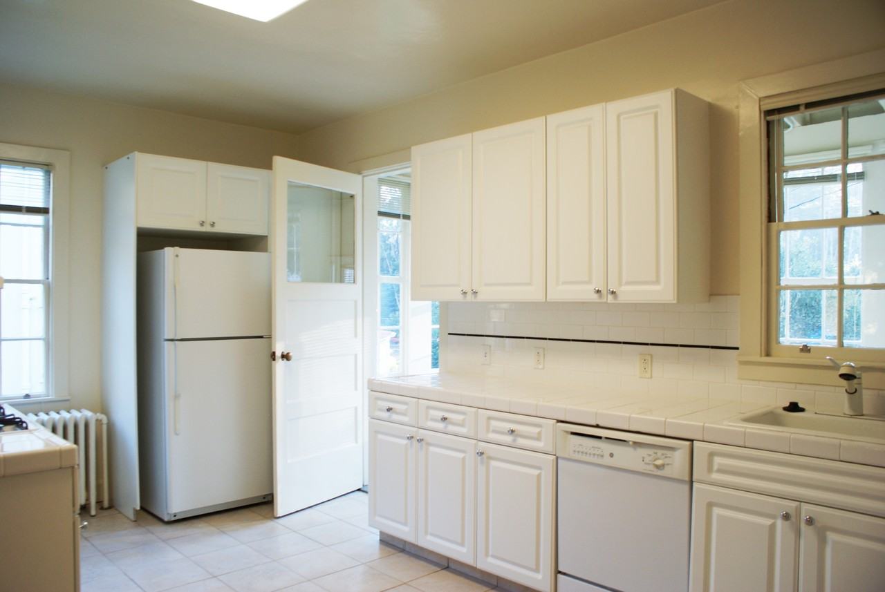 1272 Storey Avenue #B - Photo 3 of 7